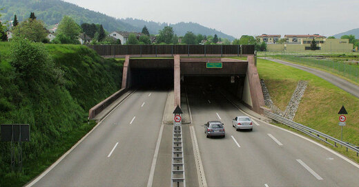 Kapller Tunnel, B31,, © Von user:Joergens.mi - Eigenes Werk, CC BY-SA 3.0, https://commons.wikimedia.org/w/index.php?curid=6739352