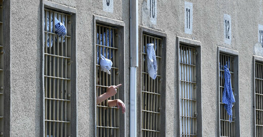 Gefängnis, JVA, Gitter, © Martin Schutt - dpa