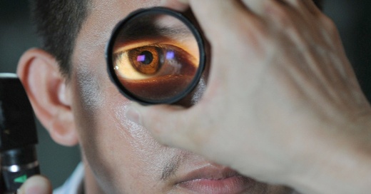 Augenarzt, Untersuchung, Auge, © Pixabay
