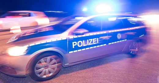 Polizei, Streifenwagen, Blaulicht, © dpa