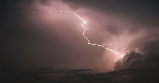 Gewitter, Unwetter, Blitz, © Ole Spata - dpa (Symbolbild)