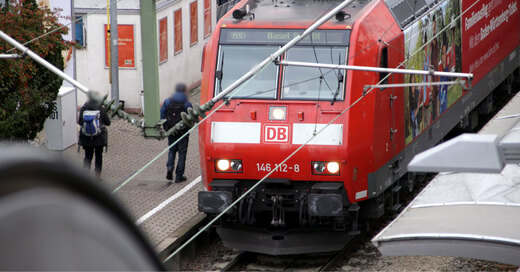 Deutsche Bahn, Hauptbahnhof, Zug, Regionalexpress, © baden.fm (Symbolbild)