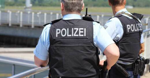 Polizei, Schutzwesten, Polizisten, Einsatz, © Pixabay (Symbolbild)
