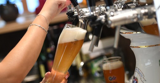 Bier, Zapfanlage, Alkohol, Gastronomie, Restaurant, Kneipe, © Angelika Warmuth - dpa (Symbolbild)