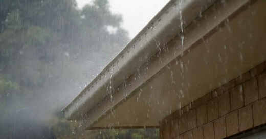 Dachrinne, Regenrinne, Starkregen, Regen, Gewitter, Unwetter, Wasser, © Pixabay (Symbolbild)