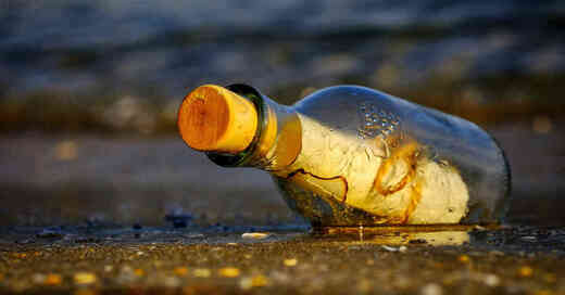 Flaschenpost, Schatzkarte, Wasser, Fluss, Rhein, Glasflasche, © Pixabay (Symbolbild)