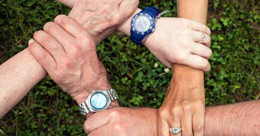 Teamgeist, Engagement, Ehrenamt, Hände, Generationen, Demographie, © Pixabay (Symbolbild)