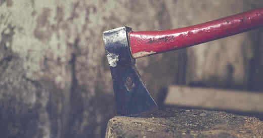 Axt, Werkzeug, Holzhacken, Holz, Block, Baumstamm, © Pixabay (Symbolbild)