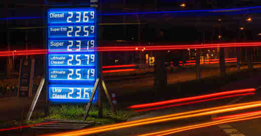 Tanken, Tankstelle, Benzin, Benzinpreis, Sprit, Spritpreise, Diesel, Super, Kosten, Freiburg, Aral, © Philipp von Ditfurth - dpa (Archivbild)