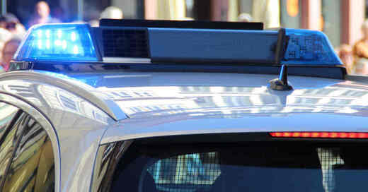 Polizei, Streifenwagen, Blaulicht, Einsatz, Kontrolle, © Pixabay (Symbolbild)