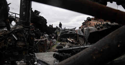 Butscha, Zerstörung, Krieg, Ukraine, Trümmer, Raketenangriff, © Evgeniy Maloletka - AP / dpa (Archivbild)