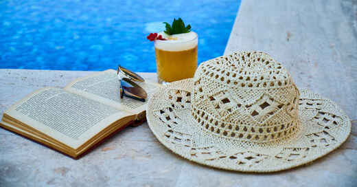 Sommerferien, Urlaub, Reise, Swimmingpool, Sommerhut, Cocktail, Sommer, © Pixabay (Symbolbild)