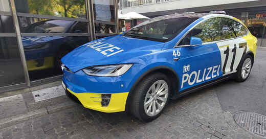 Polizei, Basel, Kantonspolizei, 117, Streifenwagen, Schweiz, Blaulicht, © Fabian Weller - baden.fm (Symbolbild)