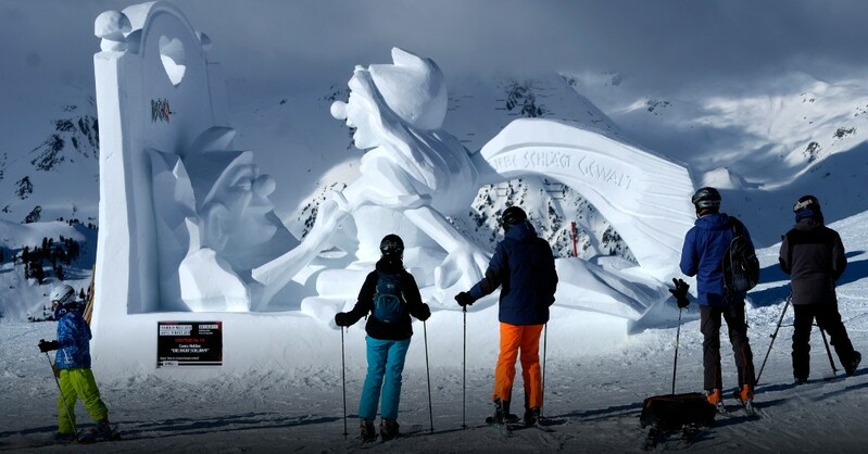 Schlümpfe, Sex, Skulptur, Schnee, © Tourismusverband Paznaun / Ischgl