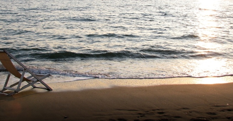 Strand, Sonnenuntergang, Meer, Liegestuhl, Urlaub, © baden.fm (la)