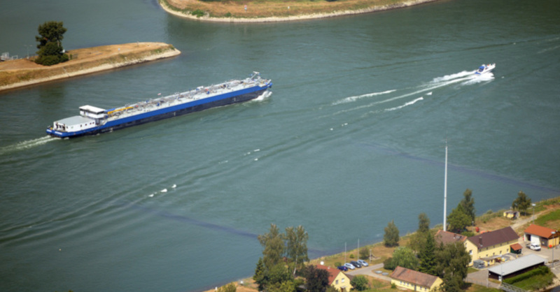 Rhein, Containerschiff, Schifffahrt, Fluss, © Uli Deck - dpa (Symbolbild)
