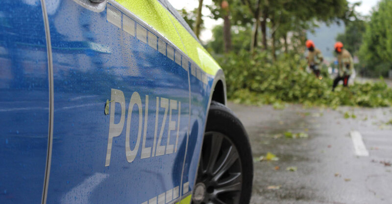 Polizei, Sturm, Unwetter, Baum, © Pixabay (Symbolbild)