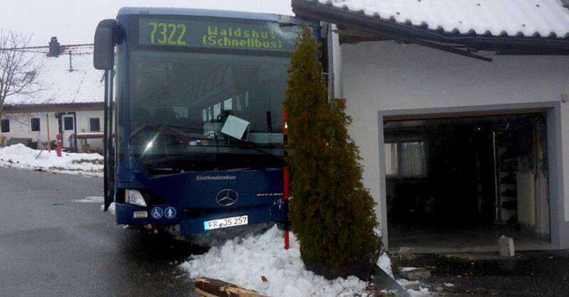 Weilheim, Unfall, Linienbus, © Polizeipräsidium Freiburg / dpa