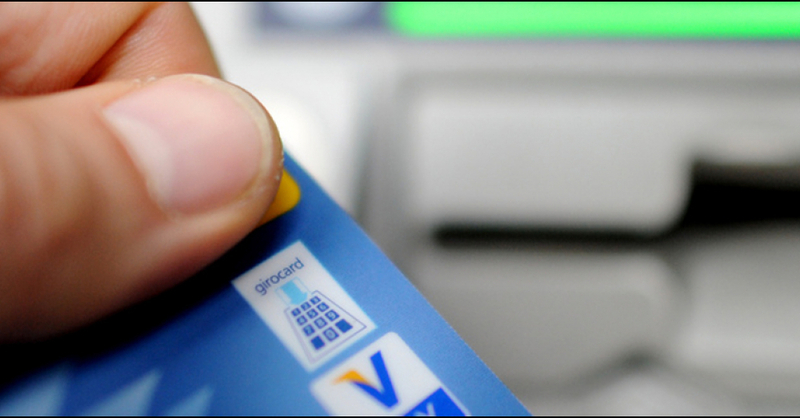 Kartenzahlung, Bankautomat, Geldautomat, Kreditkarte, EC Karte, © Angelika Warmuth