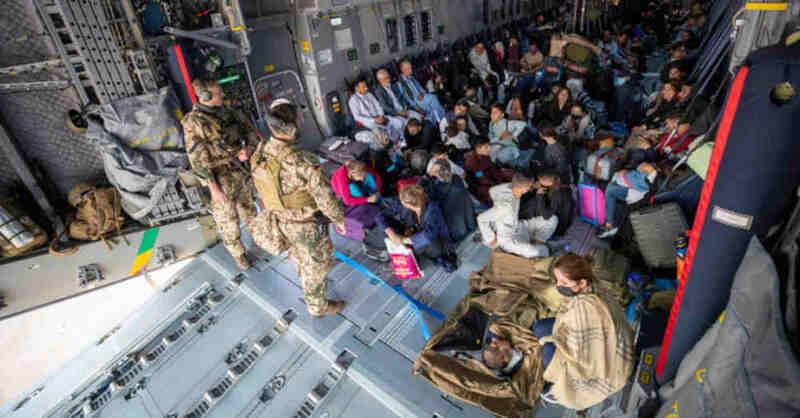 Bundeswehr, Luftwaffe, Transportflugzeug, Afghanistan, Rettungseinsatz, Flüchtlinge,, © Marc Tessensohn - Bundeswehr / dpa
