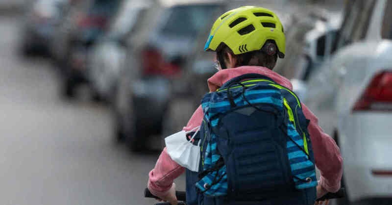 Schulweg, Verkehr, Fahrradhelm, Schulranzen, Kind, © Marijan Murat - dpa (Symbolbild)