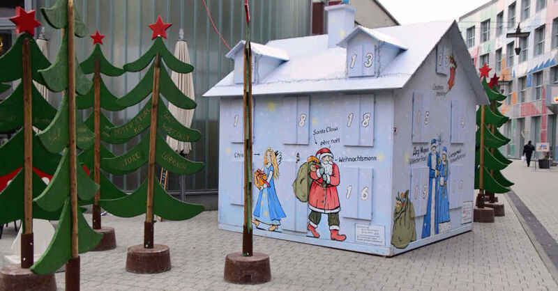 Adventskalender, Haus, Türchen, Chesterplatz, Lörrach, Weihnachten, © Stefan Heigl - Stadt Lörrach