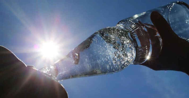 Sprudel, Mineralwasser, Wasser, Flasche, Trinken, Flüssigkeit, Hitze, Getränk, © Karl-Josef Hildenbrand - dpa (Symbolbild)