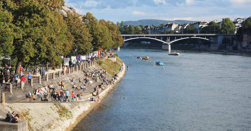 Rheinufer, Rheinpromenade, Ufer, Fluss, Wettsteinbrücke, Brücke, Basel, Schweiz, © Pixabay (Symbolbild)