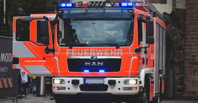 Feuerwehr, Freiburg, Martinstor, Innenstadt, Brand, Feuer, Einsatz, Blaulicht, © Pixabay (Symbolbild)