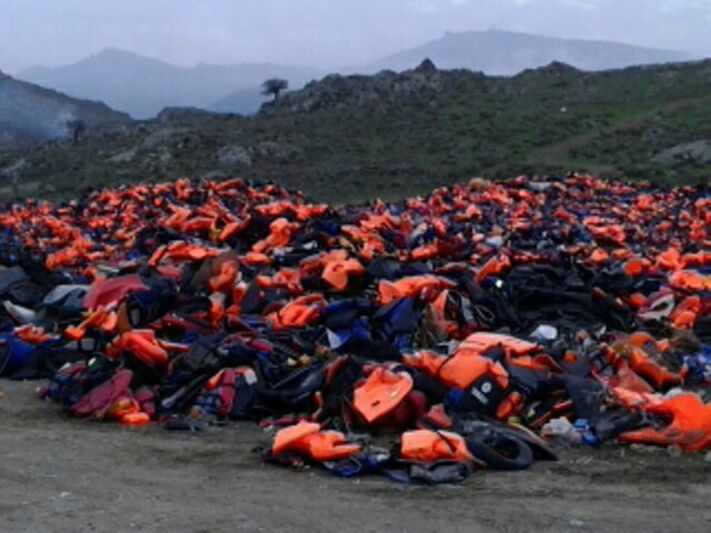 Rettungswesten auf Lesbos, © Christoph Rive