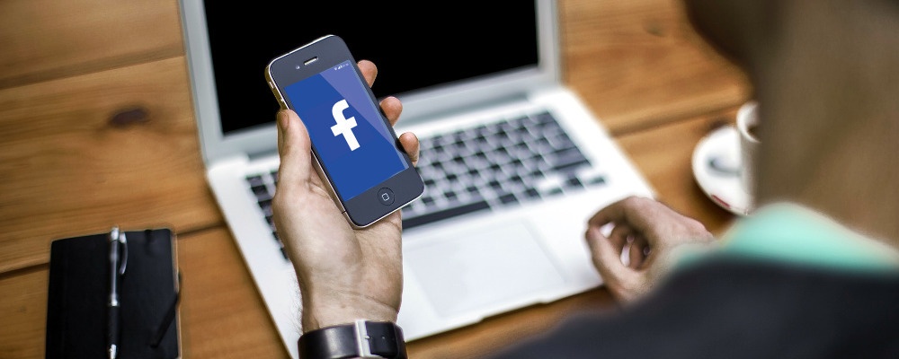 Facebook, Smartphone, Internet