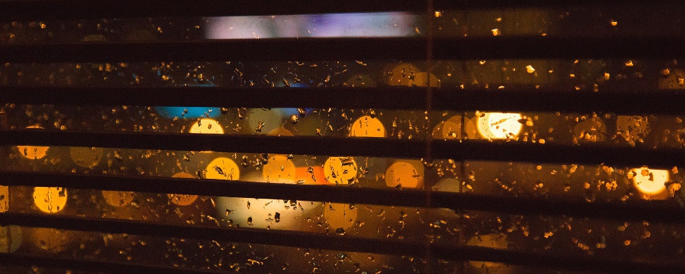 Fenster, Scheibe, Jalousie, Regentropfen